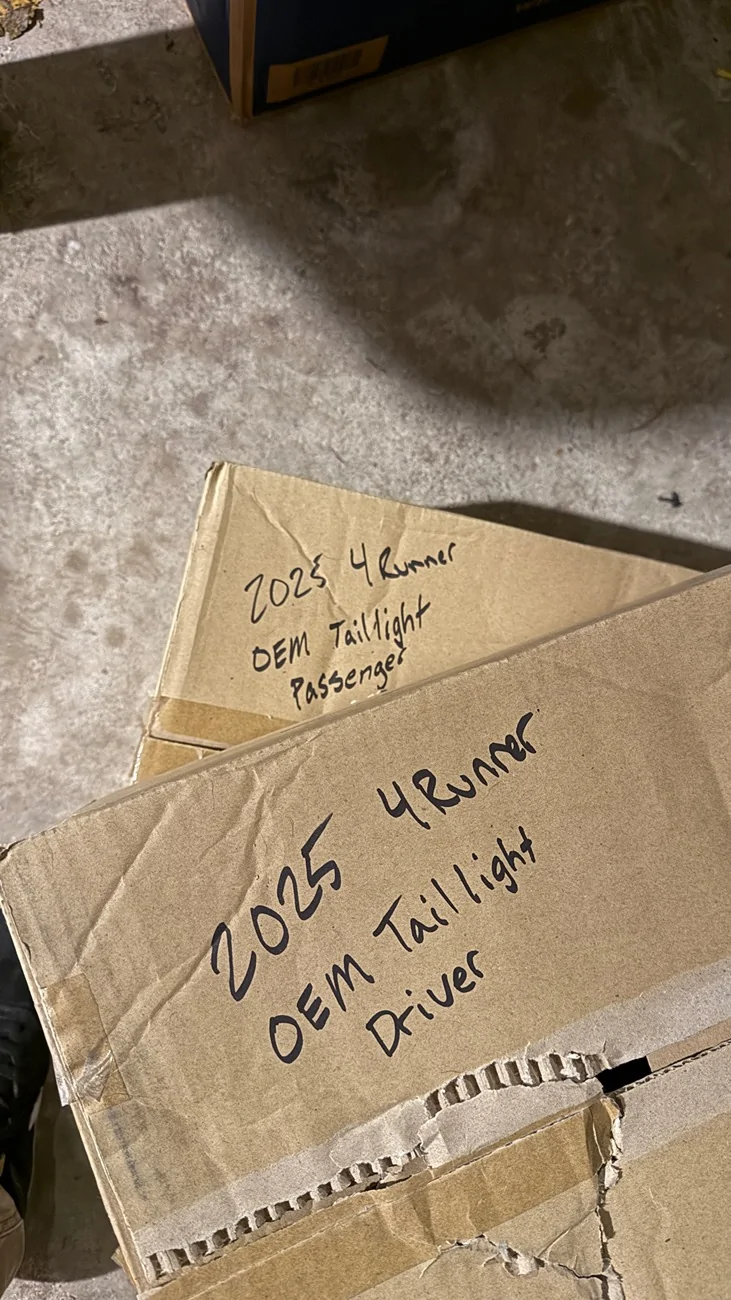 2025 4runner 6th gen Like new oem taillights. IMG_2539