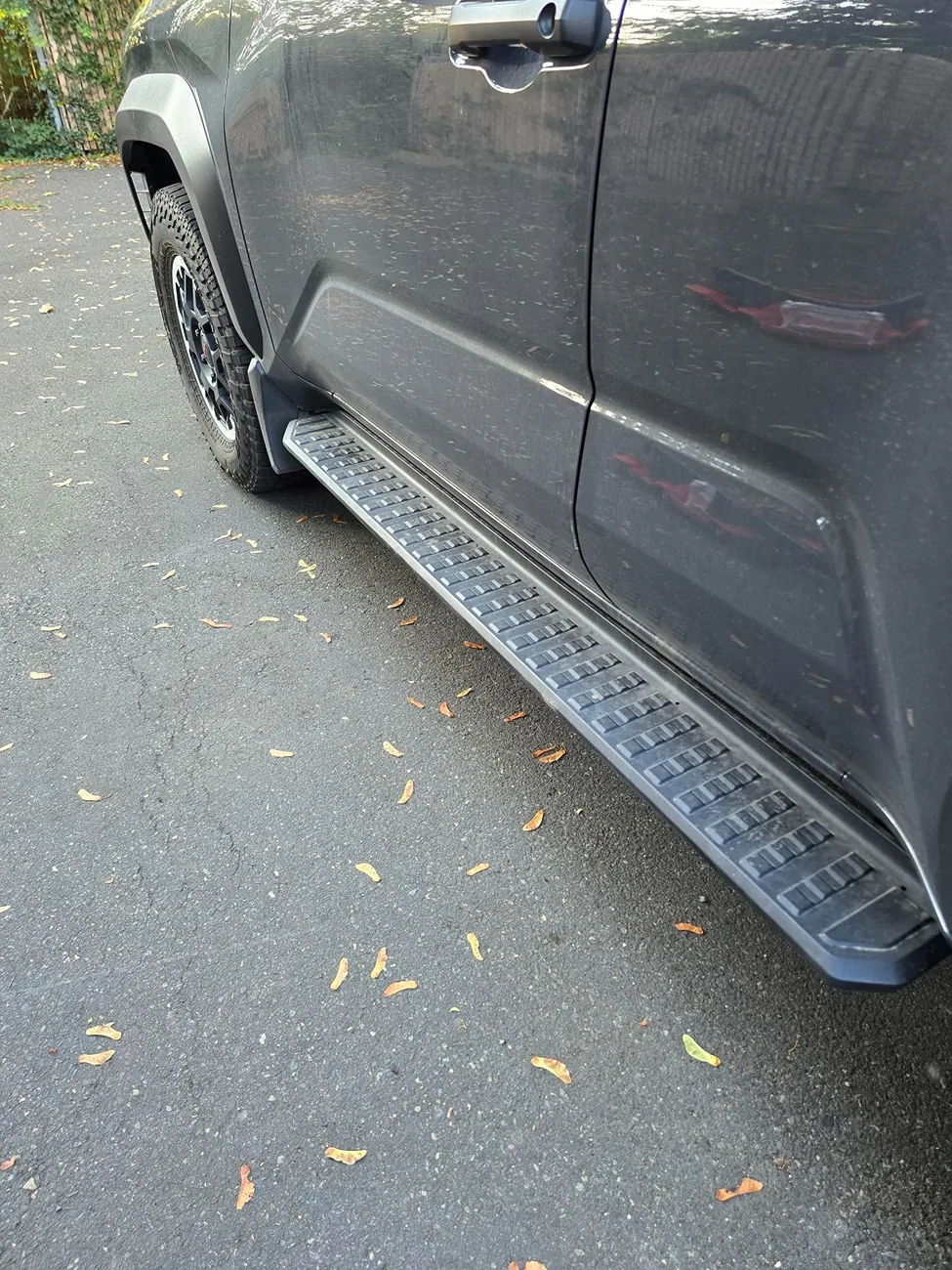 2025 4runner 6th gen WTS OEM Plastic Running Boards shared image (9)