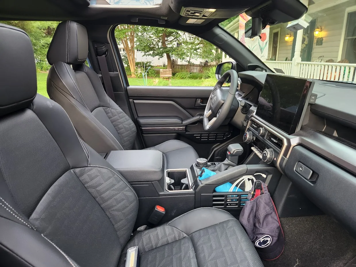 2025 4runner 6th gen Pictures of Heritage Blue Interior Trim Option? 20250610_195723