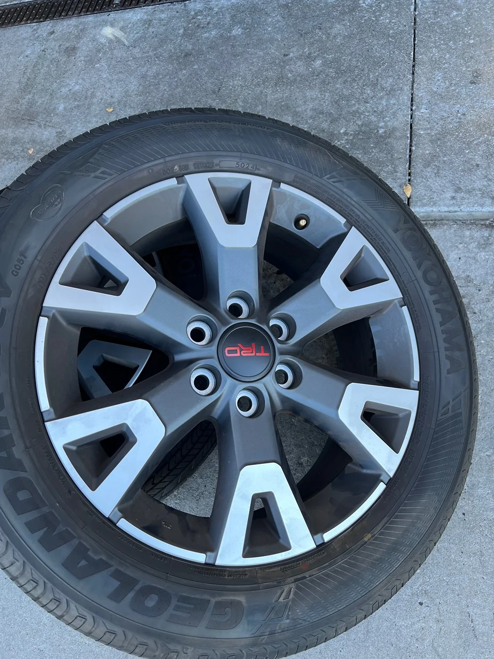 2025 4runner 6th gen WTS: 2025 TRD Sport Wheels/Tires Takeoffs IMG_7422