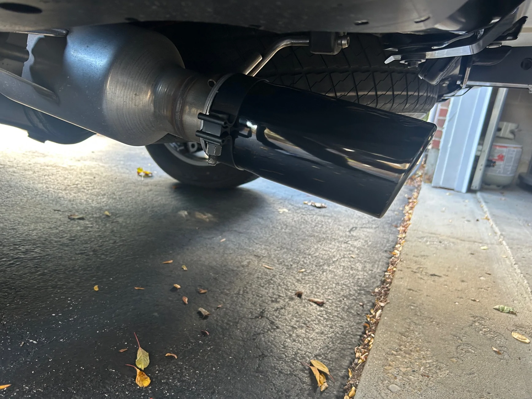 2025 4runner 6th gen Black Chrome Exhaust Tip from Tacoma / Tundra fits 2025+ 4Runner 6th gen (part number PT932-34221-02) IMG_7017