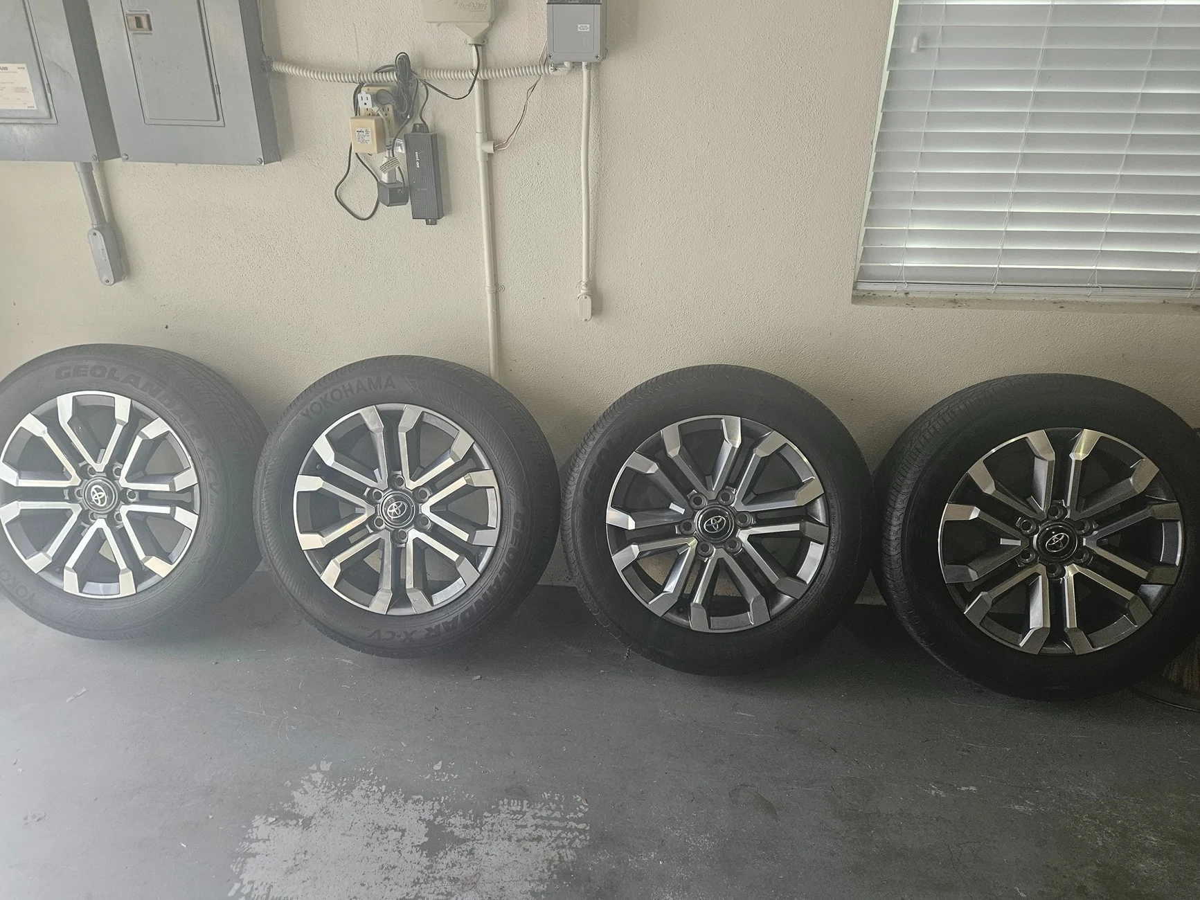 2025 4runner 6th gen FS Nearly New Stock 2025 Gen 6 4Runner Limited Wheels 20" Yokohama 20250926_161613