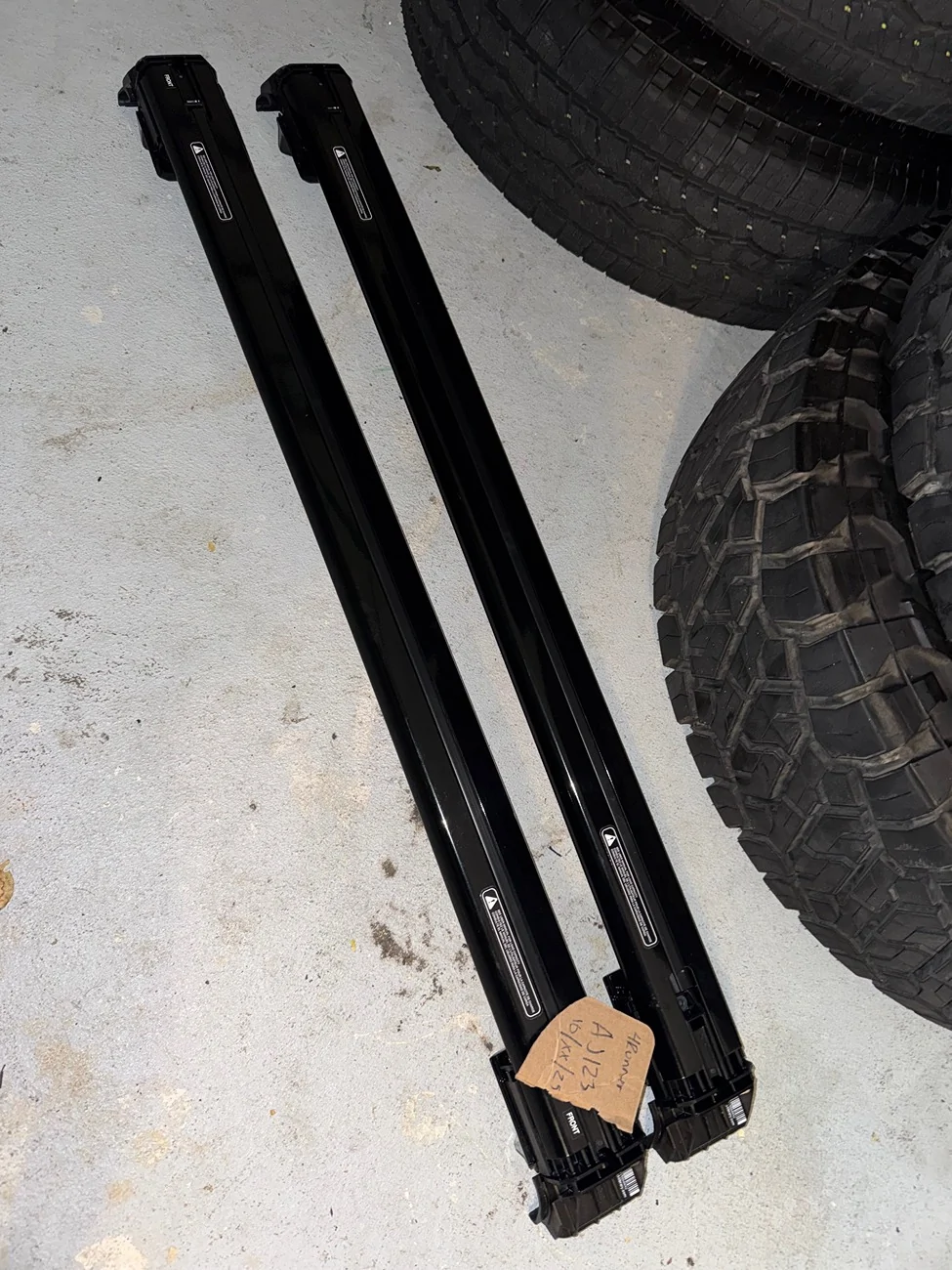 2025 4runner 6th gen Toyo Tires + Factory Crossbars IMG_8948