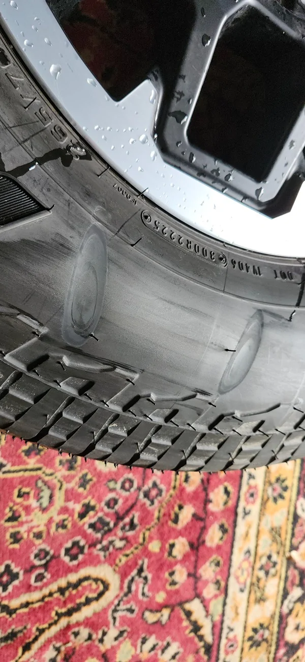 2025 4runner 6th gen Spare tire issue - wear marks on sidewall from rubbing against frame 20251027_130749