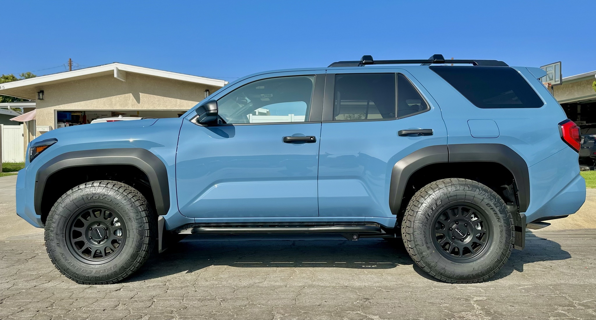 2025 4runner 6th gen Review: Iron Ryno Fabrication - Rock Sliders with Step Plates OcN7G31