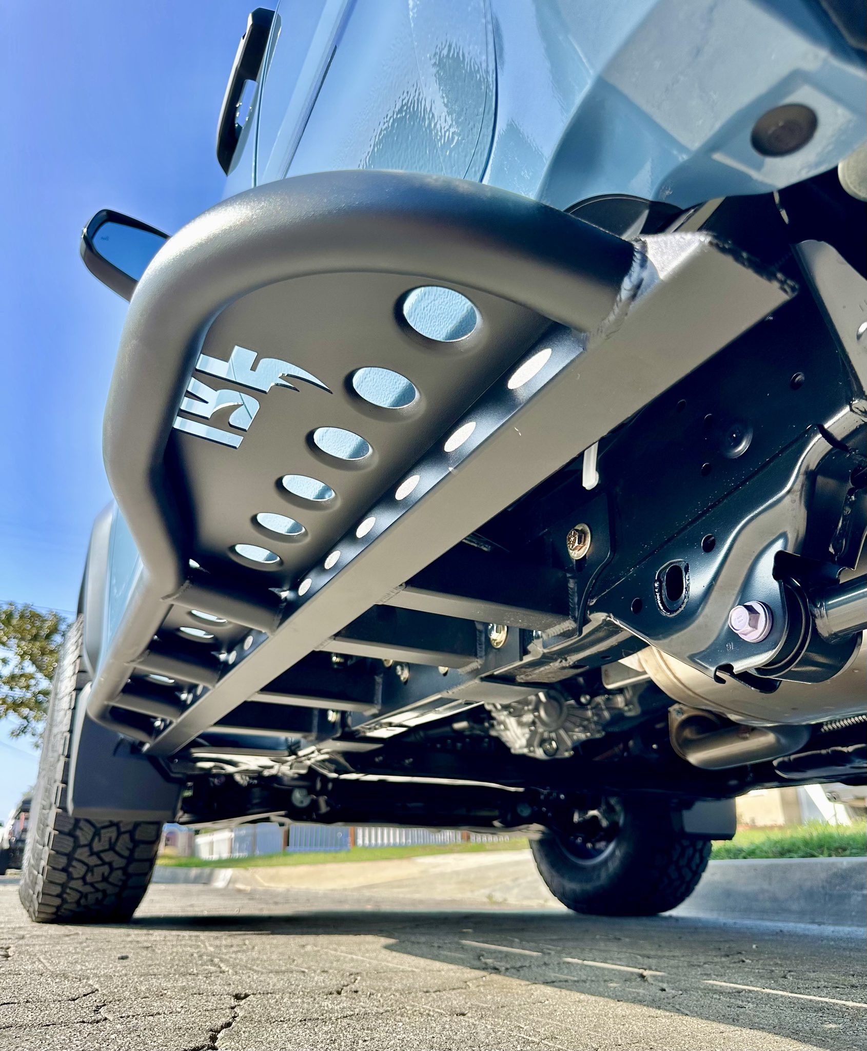 2025 4runner 6th gen Review: Iron Ryno Fabrication - Rock Sliders with Step Plates ZNi4XPZ