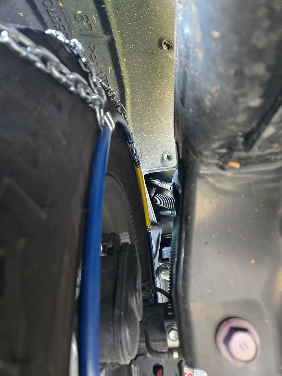 2025 4runner 6th gen 2025 4runner TRD Off-Road Premium is useless in the winter (can't fit tire chains) 20251111_104037