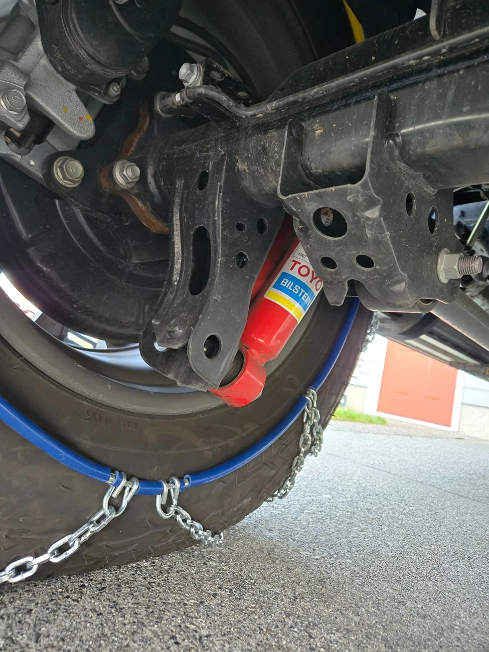 2025 4runner 6th gen Tire Chains Installed on 265/70/18 Tires - Chaining Up For Snow 20251111_104117