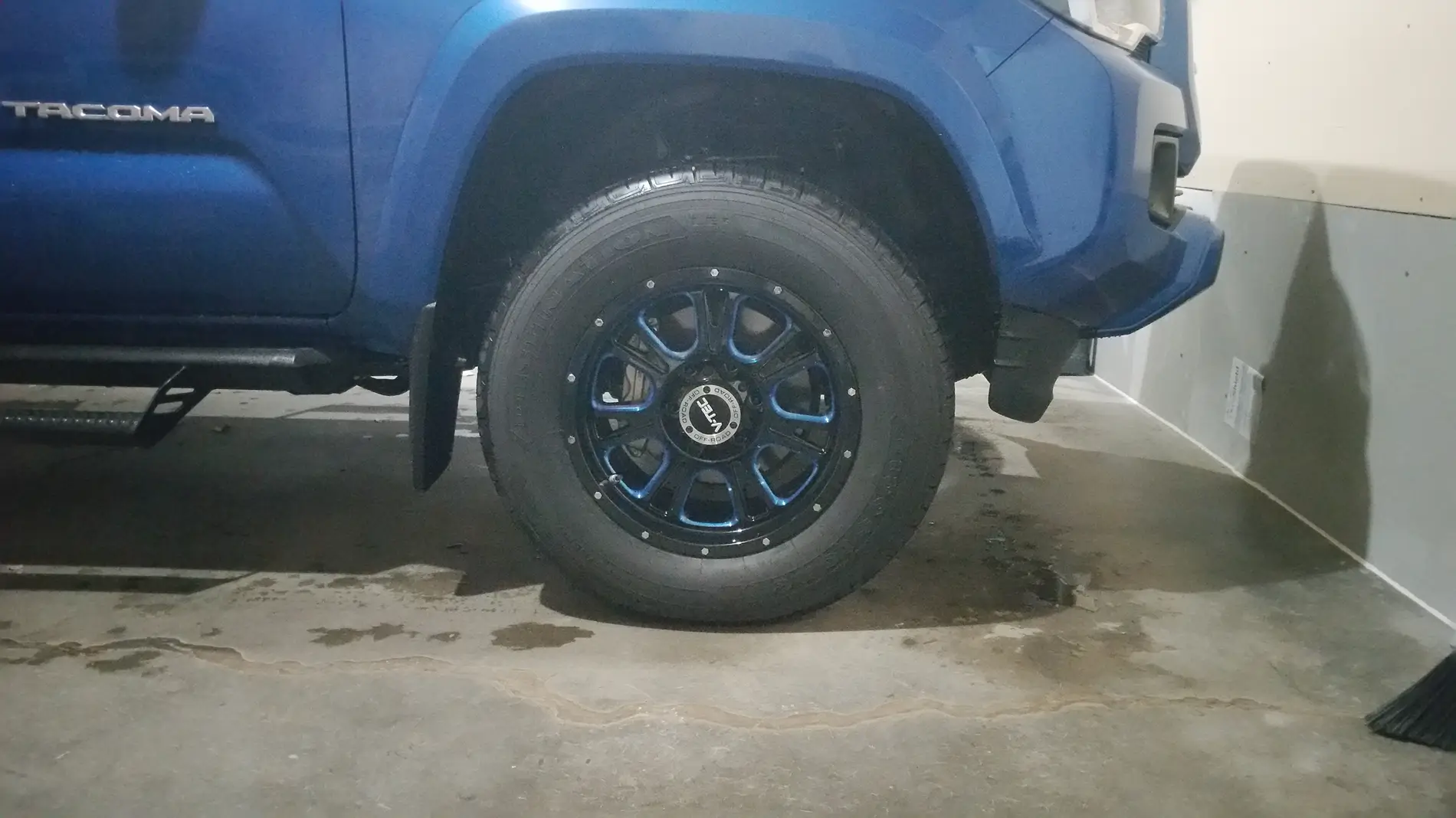 2025 4runner 6th gen WTB: Toyota predator steps side bar 1763165197137-2o