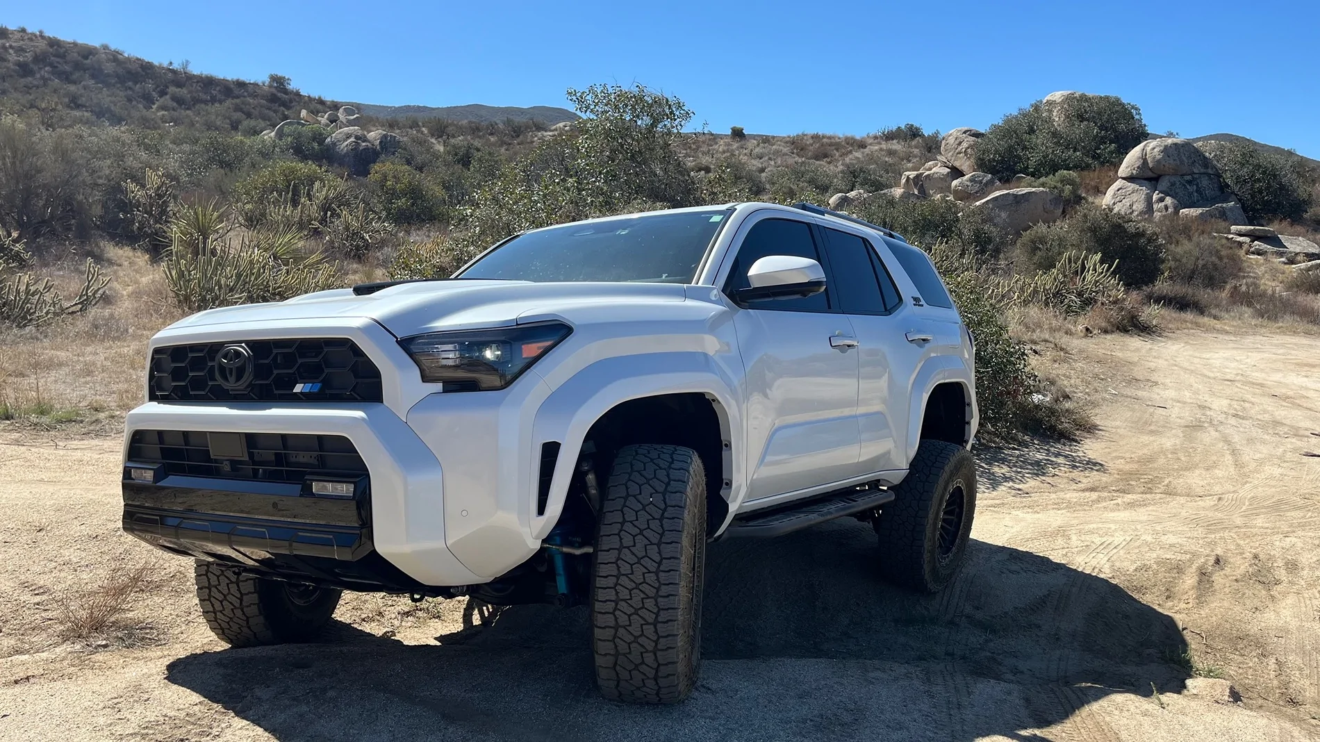 2025 4runner 6th gen TRD Sport Premium Wind Chill Pearl Build: OTT Tune, King Shocks, 2.5" lift kit w/ sway bar links, Arena Trophy Wheels, Wildpeak 285/70/17 AT4W + more IMG_4349