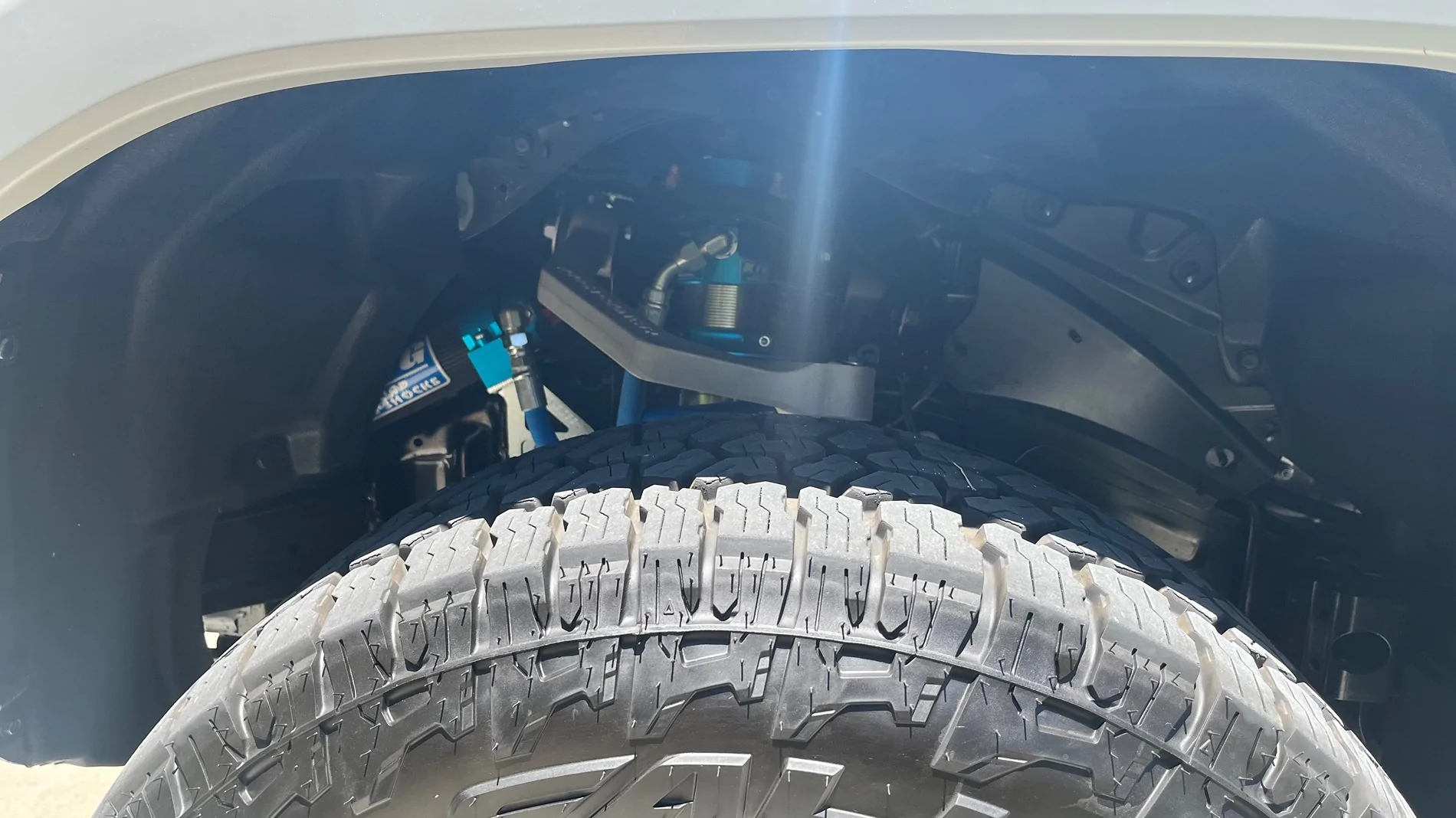 2025 4runner 6th gen TRD Sport Premium Wind Chill Pearl Build: OTT Tune, King Shocks, 2.5" lift kit w/ sway bar links, Arena Trophy Wheels, Wildpeak 285/70/17 AT4W + more IMG_3642