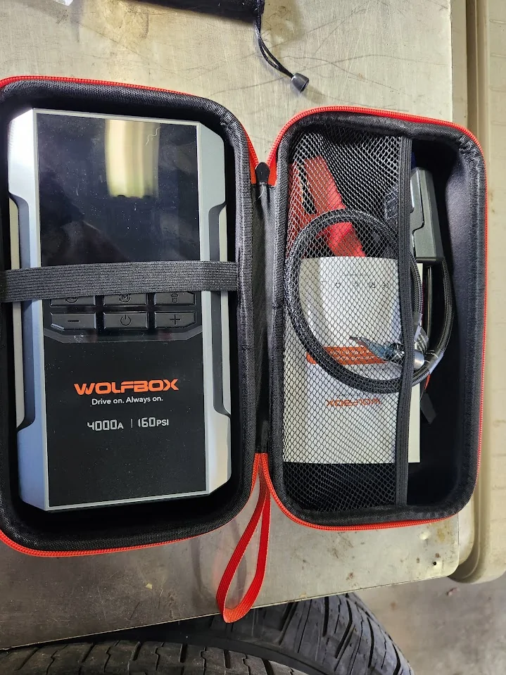 2025 4runner 6th gen Wolfbox 4-in-1 Jump Starter With Air Compressor & MF200 Compressed Air Duster 20251123_130748