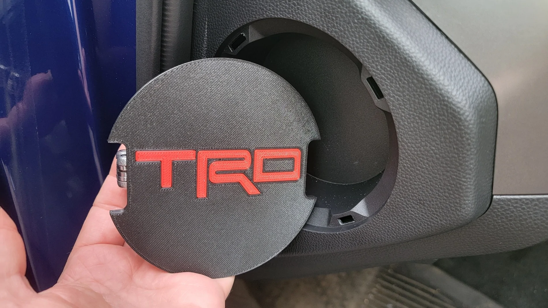 2025 4runner 6th gen Dash Cubby Cover w/ built-in Leatherman holder - 3D print file 2025-10-02_274cc812f0ac28