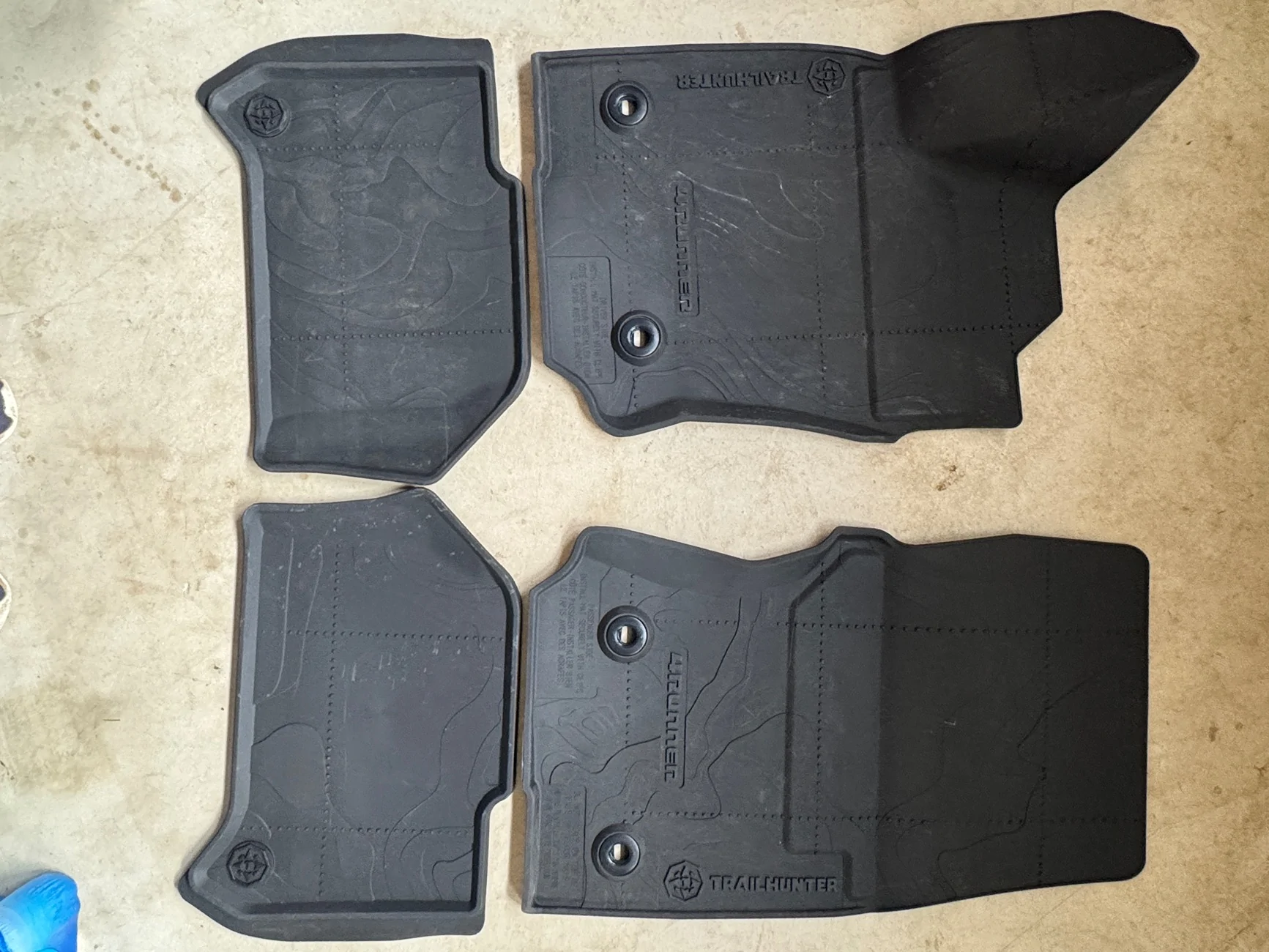 2025 4runner 6th gen Free original Trailhunter floor mats IMG_0809
