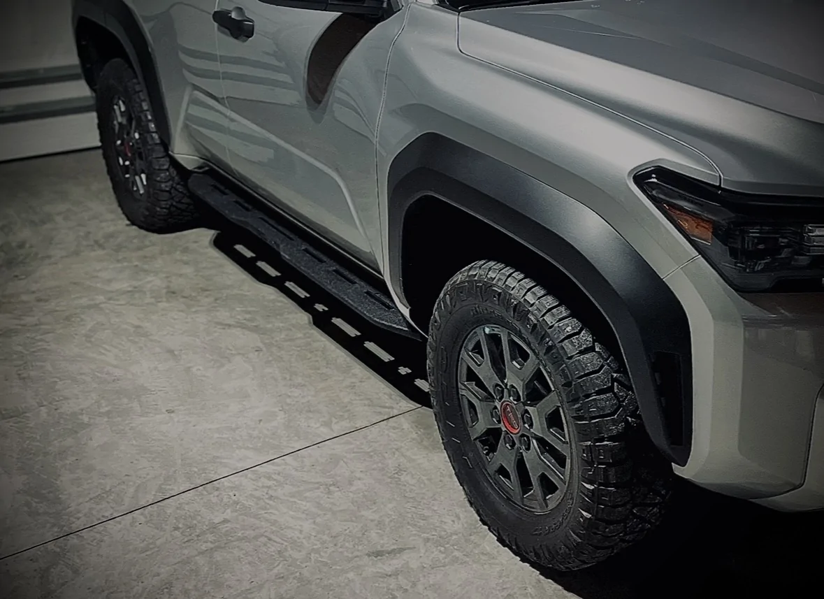 2025 4runner 6th gen OEM black cast aluminum running boards installed on TRD Pro IMG_8783