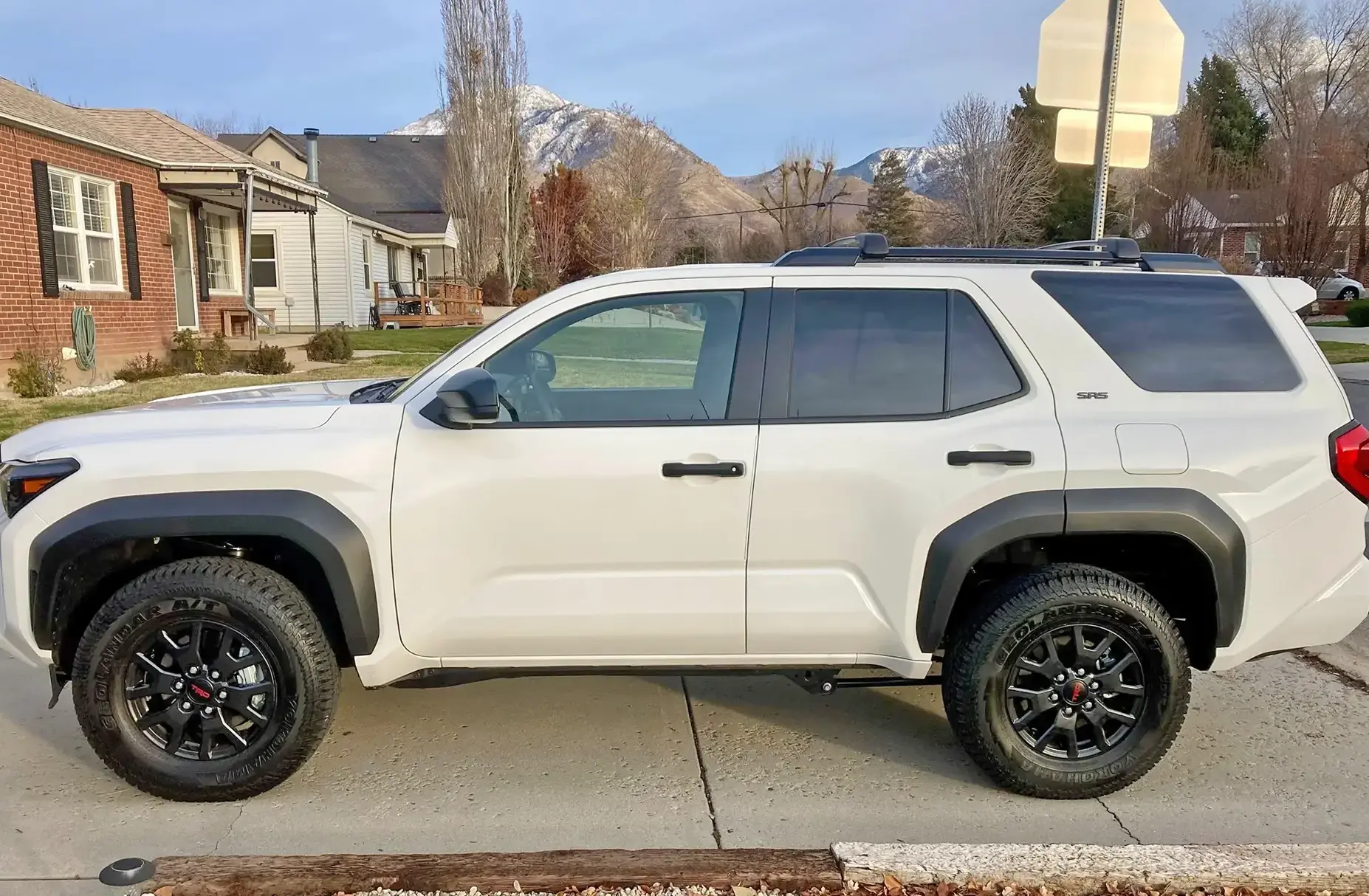 2025 4runner 6th gen 255/75r17 Tires on Stock SR5 - Yokohama Geolandar AT G015 25787-3d2dadde43543618f3881a0f99046714