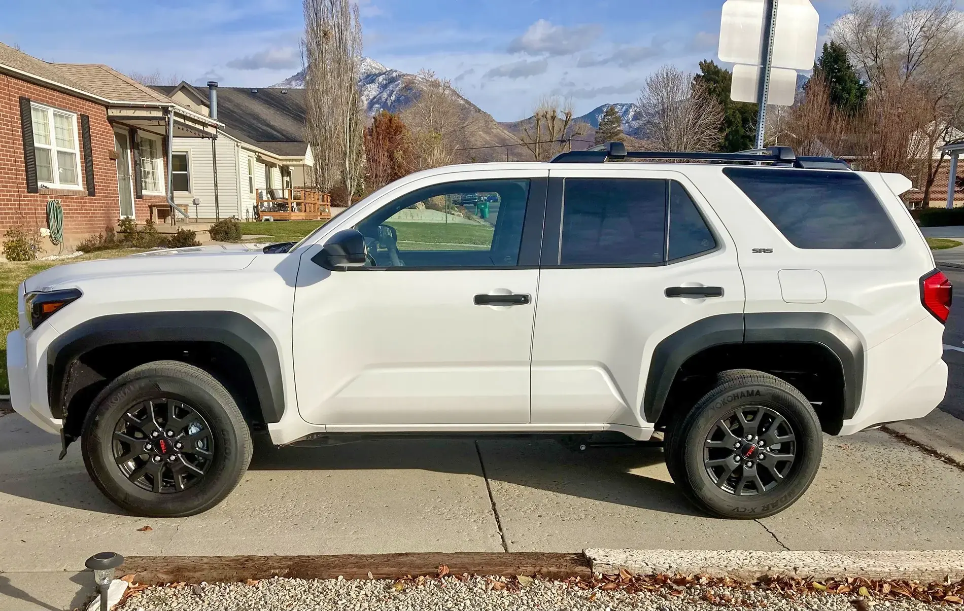 2025 4runner 6th gen 255/75r17 Tires on Stock SR5 - Yokohama Geolandar AT G015 25786-f2b64c2044c8940bc3d0a5792acb2ad9