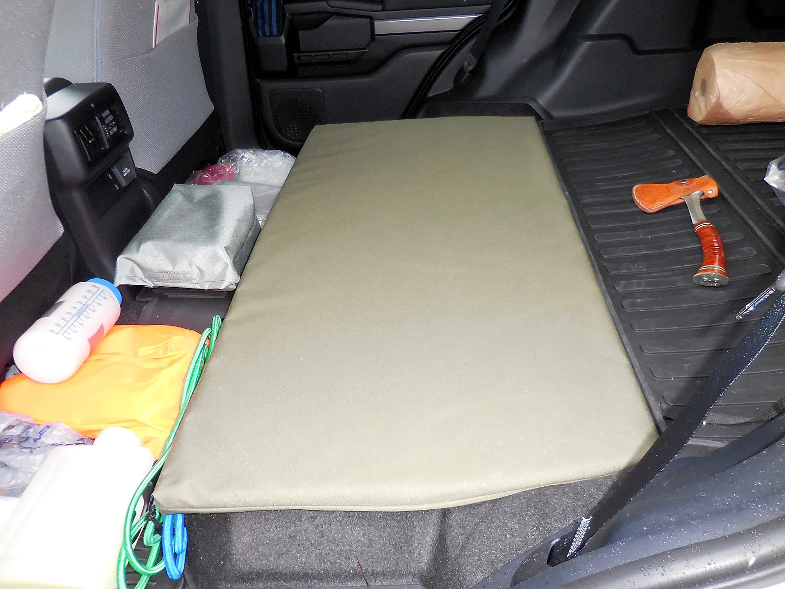 2025 4runner 6th gen Weight of rear seats = 150 lbs in Trailhunter pad1