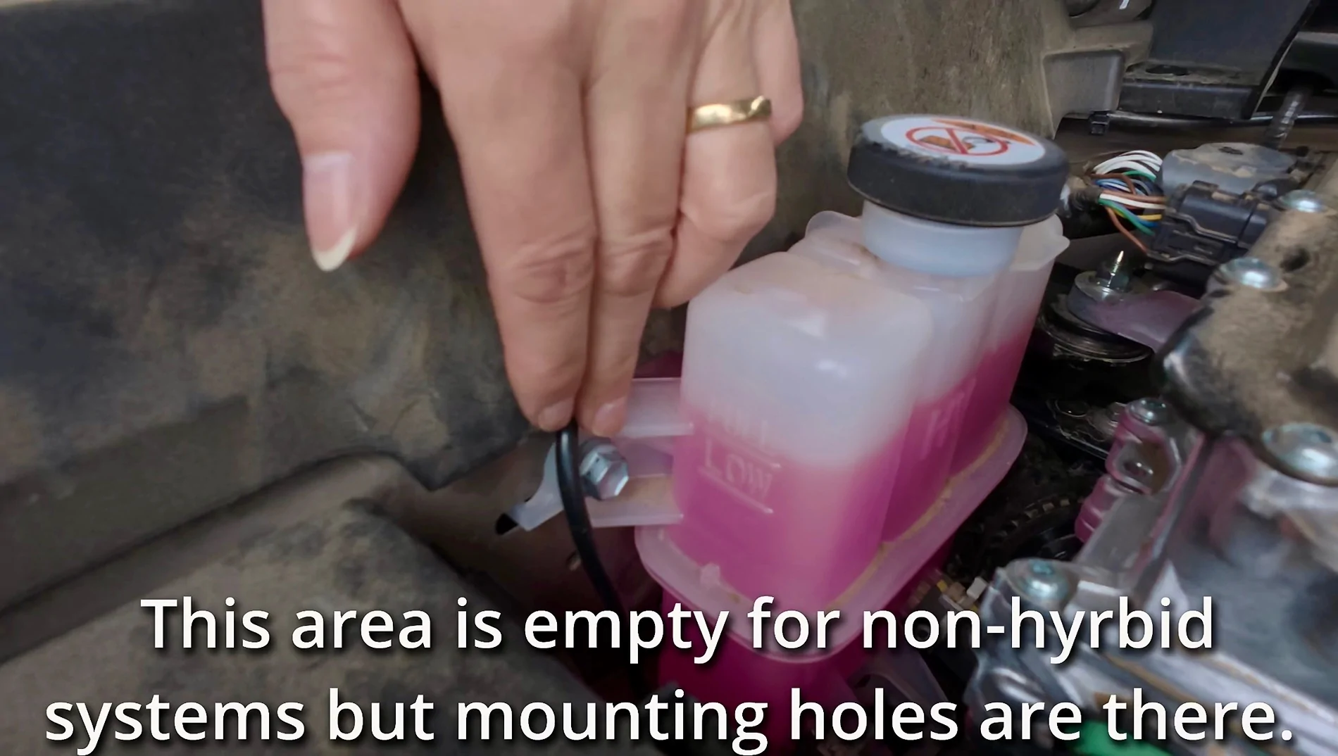 2025 4runner 6th gen Hood struts and secret compartment IMG_2284