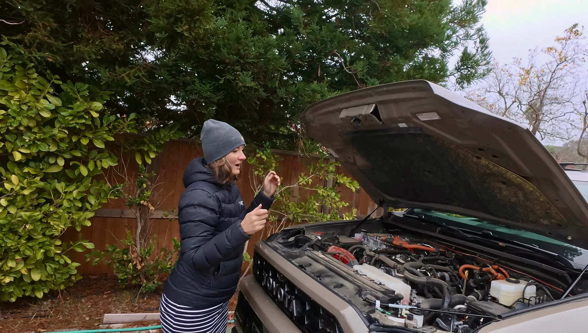 2025 4runner 6th gen Hood struts and secret compartment IMG_2278