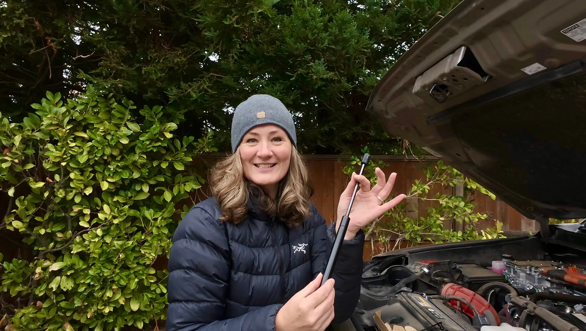 2025 4runner 6th gen Hood struts and secret compartment IMG_2285