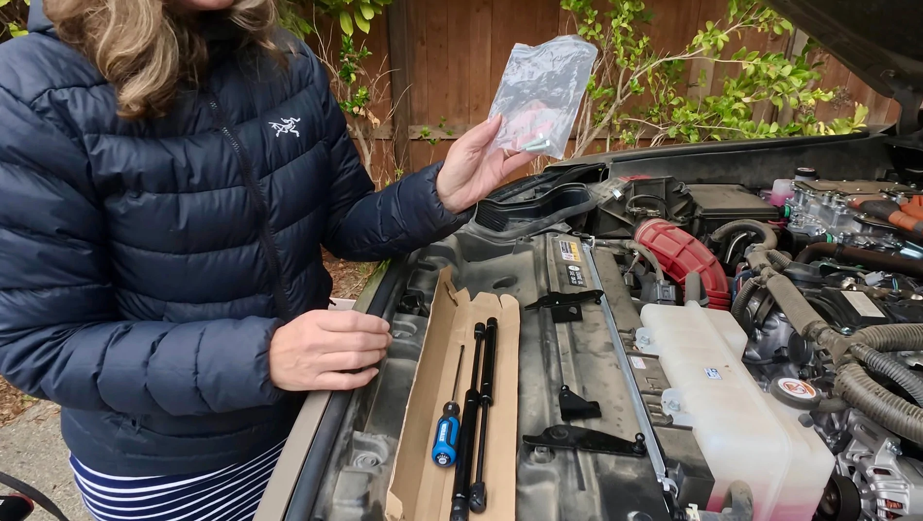 2025 4runner 6th gen Hood struts and secret compartment IMG_2281
