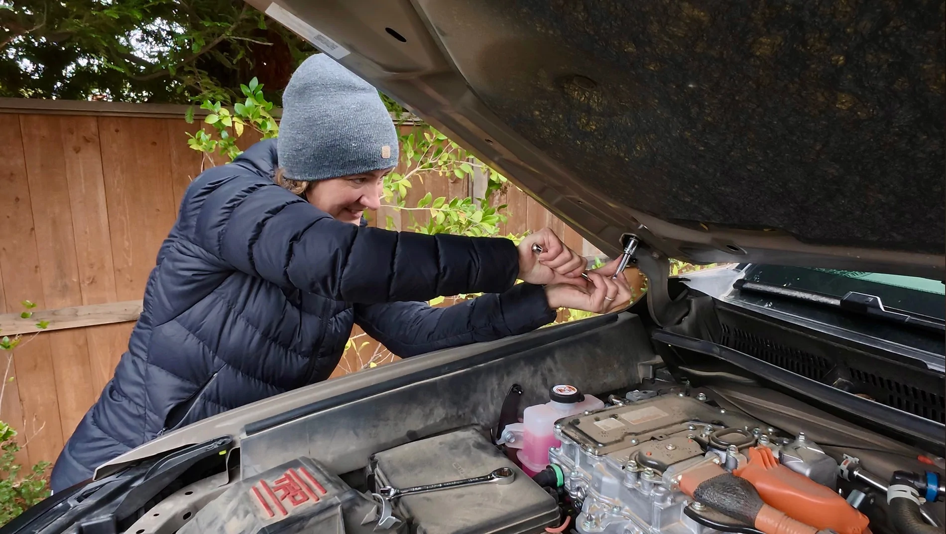 2025 4runner 6th gen Hood struts and secret compartment IMG_2288