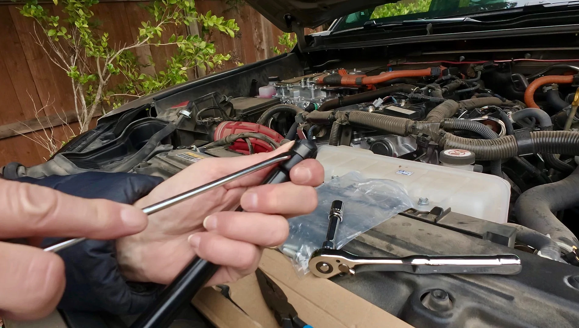 2025 4runner 6th gen Hood struts and secret compartment IMG_2289