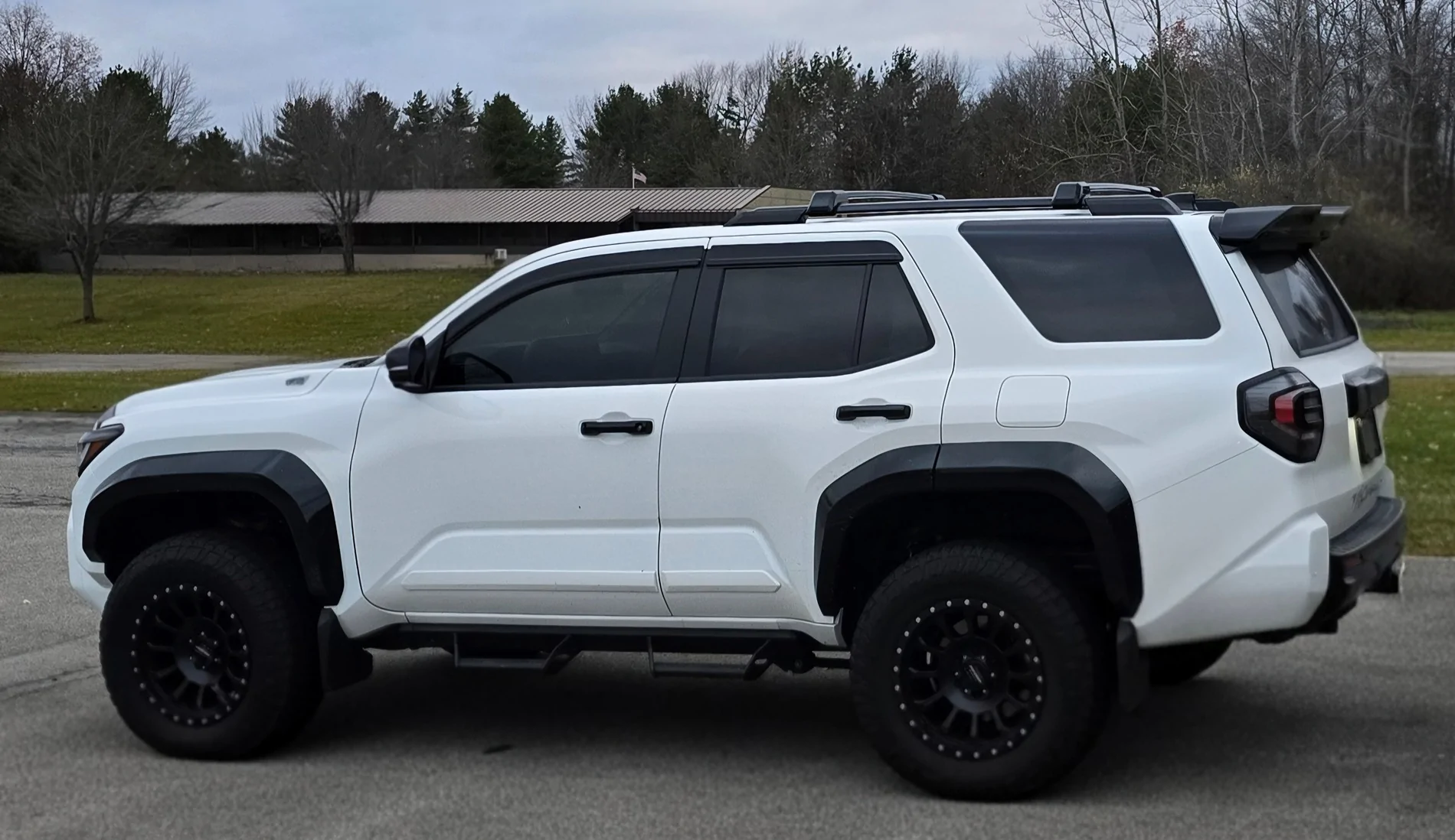 2025 4runner 6th gen TRD Sport Premium Wind Chill Pearl Build: OTT Tune, King Shocks, 2.5" lift kit w/ sway bar links, Arena Trophy Wheels, Wildpeak 285/70/17 AT4W + more 20251126_162721(0)(1)(1)(1)