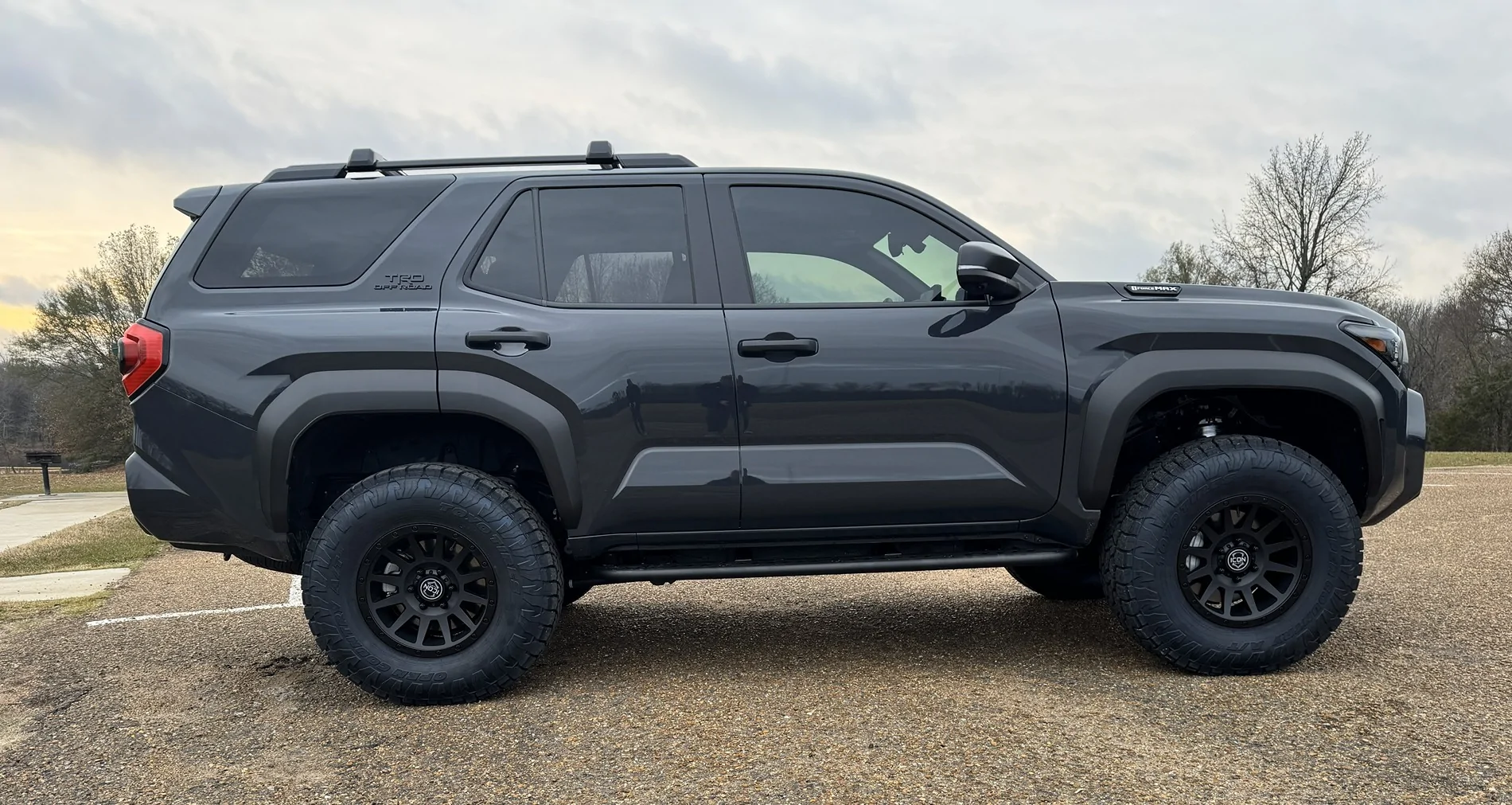 2025 4runner 6th gen Underground Off-Road Premium Hybrid Build B profil
