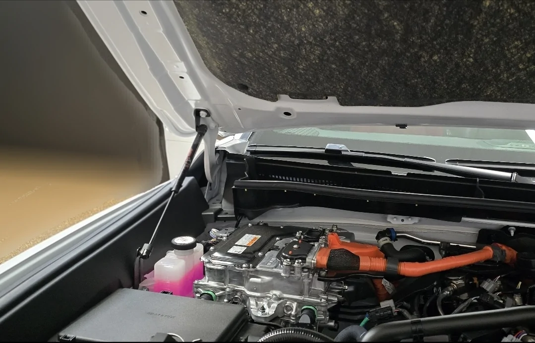 2025 4runner 6th gen Rear Spoiler and  Hood Shocks Installed 25 4R TRD Pro Hood Hinge2