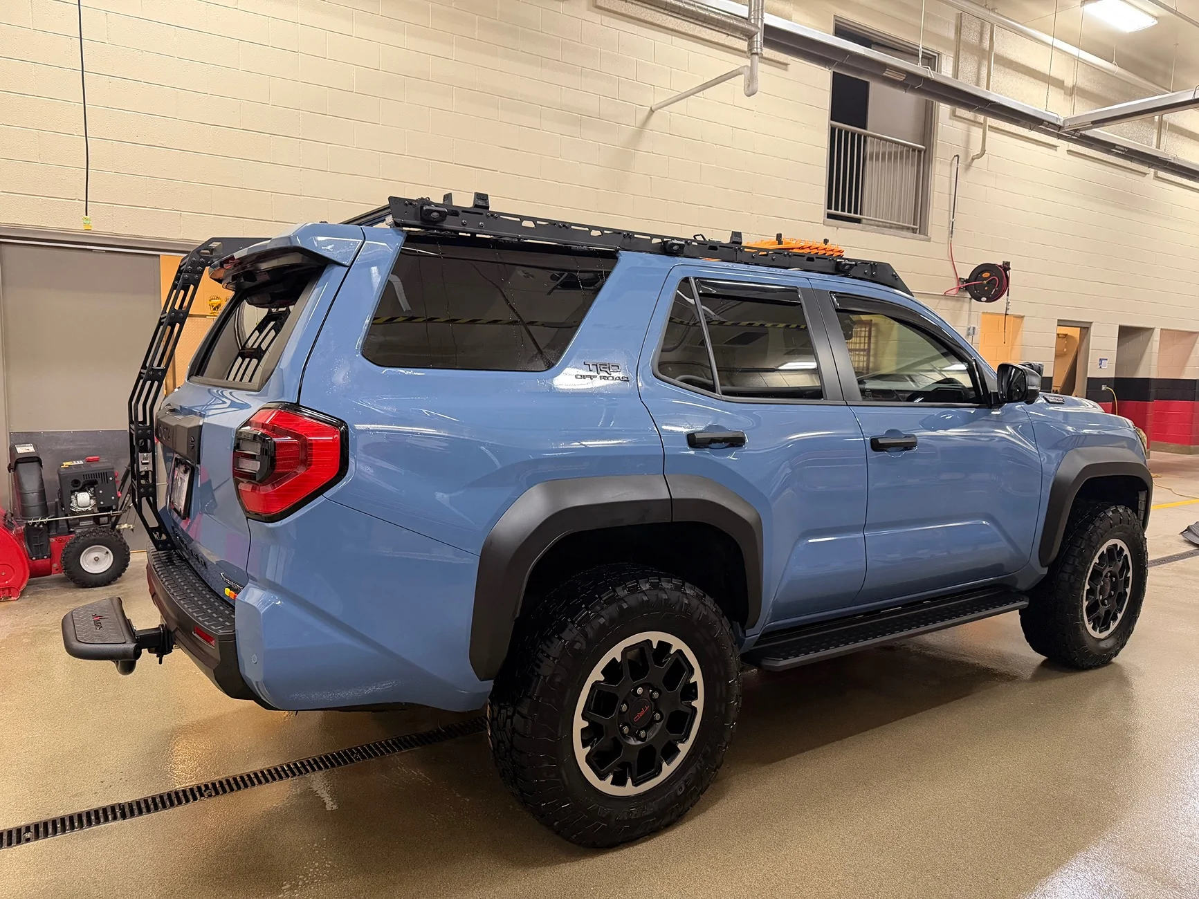 2025 4runner 6th gen Remove spare when going bigger than 33's? IMG_6509