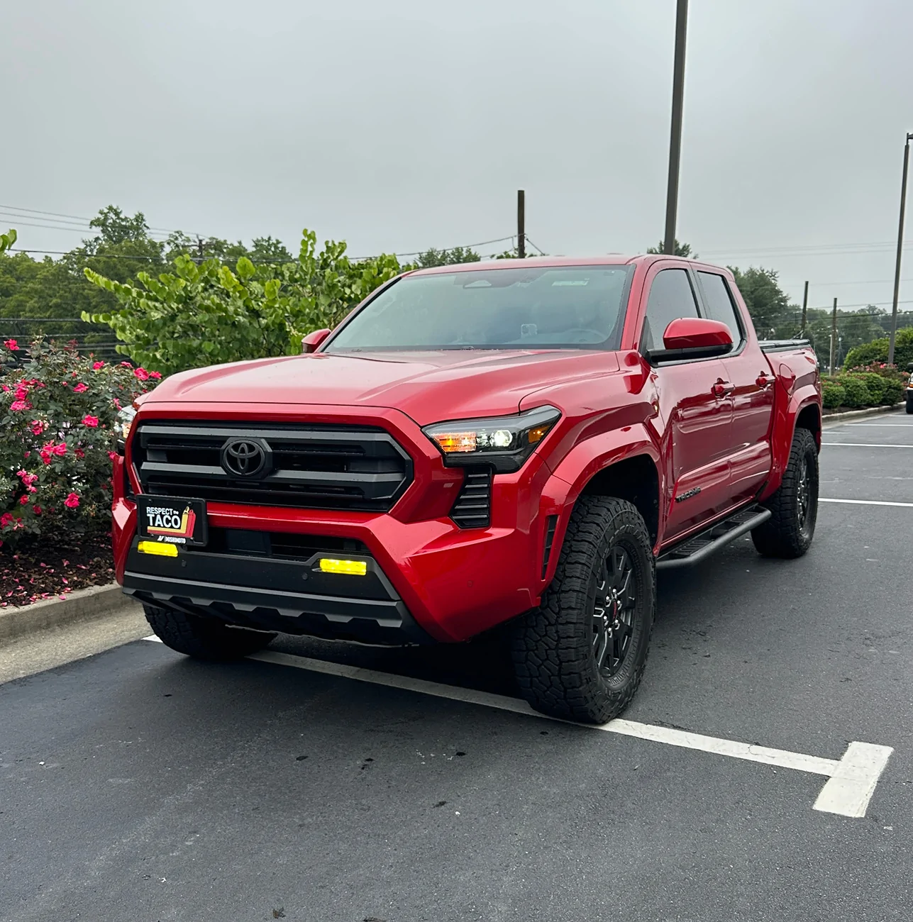 2025 4runner 6th gen Westcott Level Lift (2.5" / 0.75") on SR5 4x4 - comparison side shots (before & after photos) IMG_2664