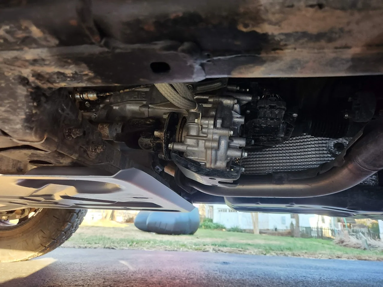 2025 4runner 6th gen Difference between hybrid and non-hybrid Transfer Case Skid Plate? 20251220_154529