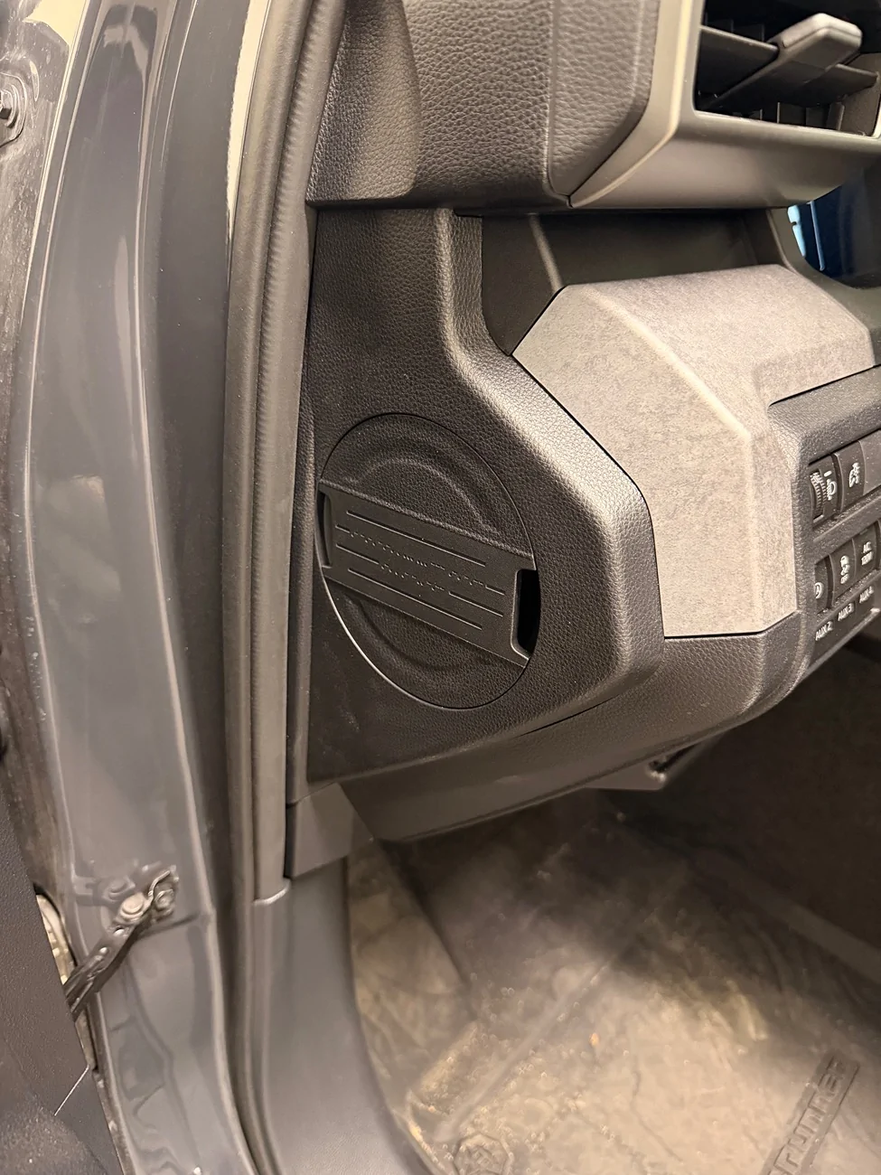 2025 4runner 6th gen Did anyone’s 4Runner come standard with the “secret” flashlight lantern in dash cubby hole? IMG_0375