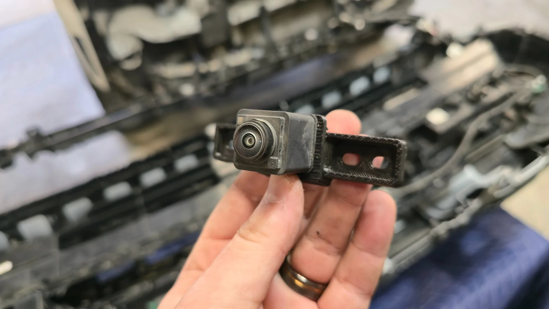 2025 4runner 6th gen Trailhunter Heritage Grille Swap + Diode Dynamics Stage Series Lightbar Install 20251222_104532(1)