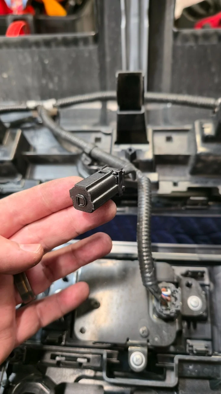 2025 4runner 6th gen Trailhunter Heritage Grille Swap + Diode Dynamics Stage Series Lightbar Install 20251222_105232(1)