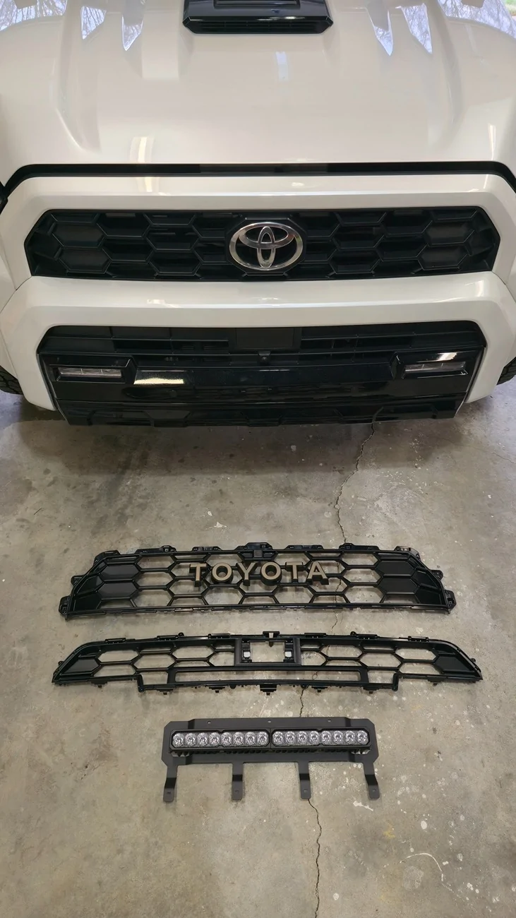 2025 4runner 6th gen Trailhunter Heritage Grille Swap + Diode Dynamics Stage Series Lightbar Install 20251222_092413(1)