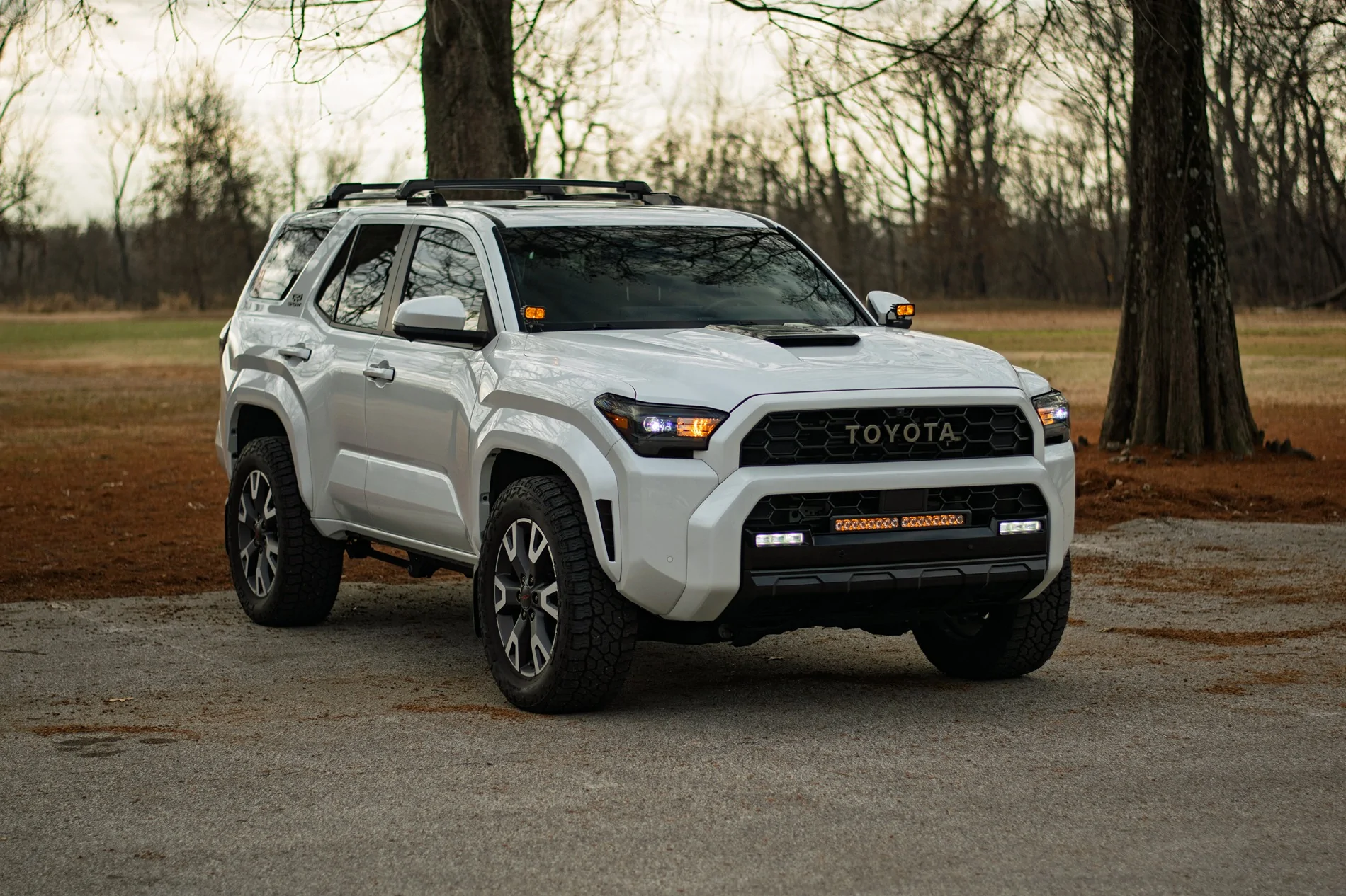 2025 4runner 6th gen Trailhunter Heritage Grille Swap + Diode Dynamics Stage Series Lightbar Install DSC_0891
