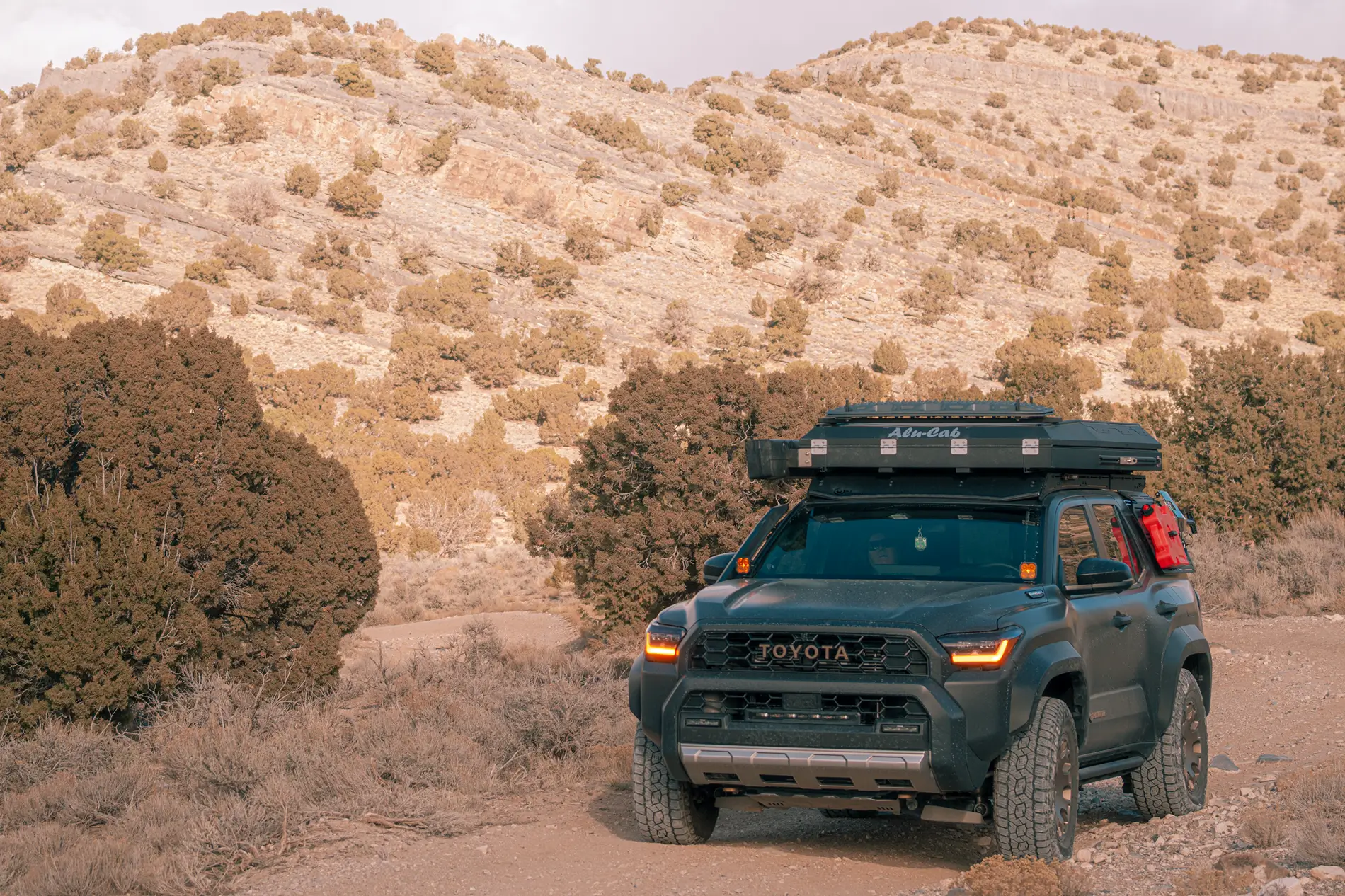 2025 4runner 6th gen Underground Trailhunter build: XPEL stealth PPF, Prinsu Pro Rack, Alu-Cab RTT, NYTOP skid plates, Goose gear platform & more front