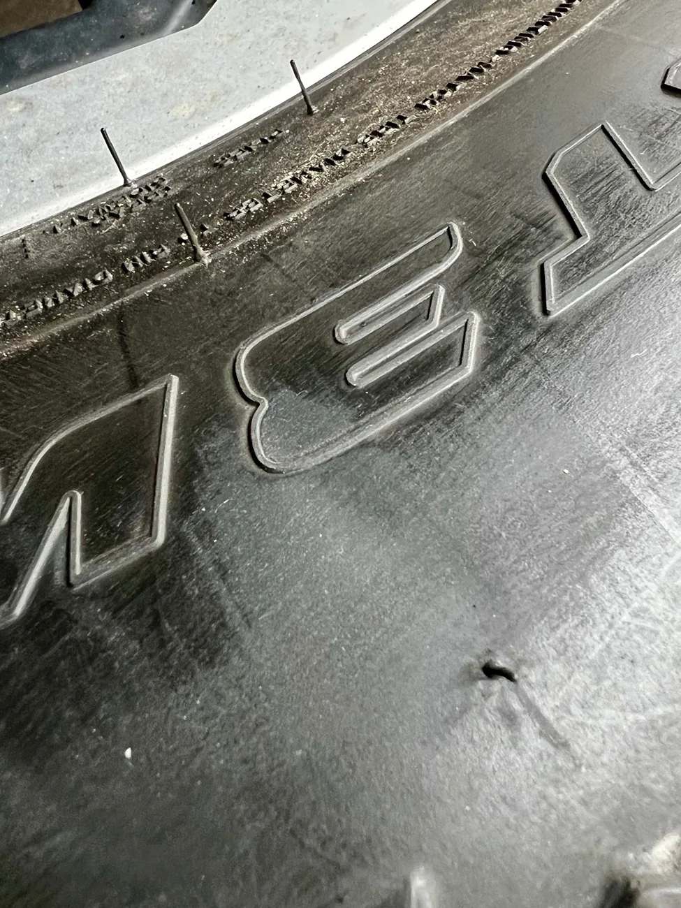 2025 4runner 6th gen Spare Tire Overtightened / Marks (rubbing damage) IMG_2168