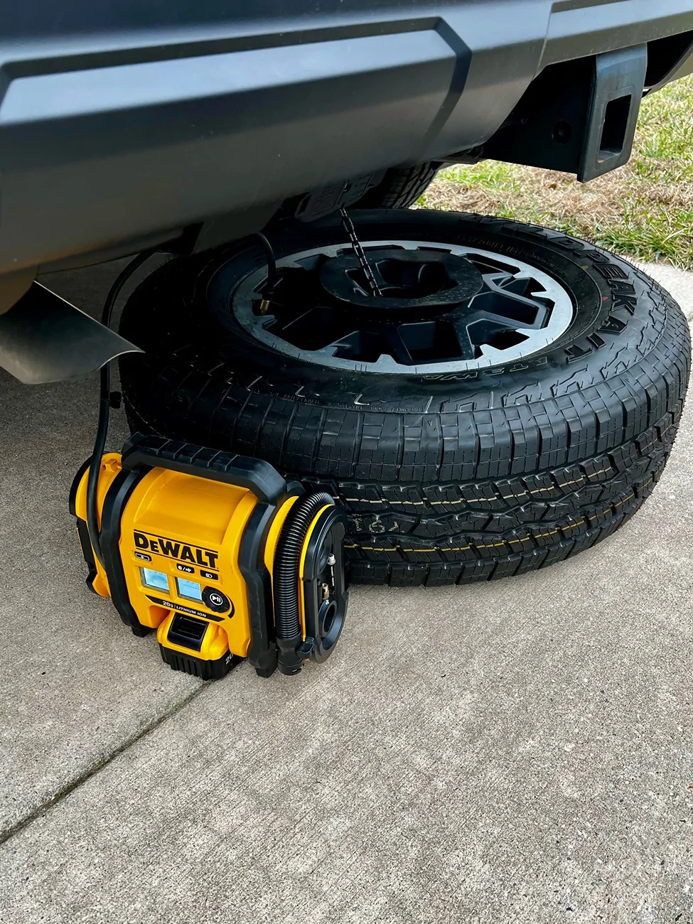 2025 4runner 6th gen Spare Tire Overtightened / Marks (rubbing damage) IMG_2171