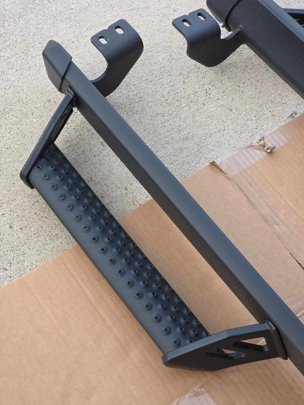 2025 4runner 6th gen FS: OEM Predator Drop Steps 20251228_154443