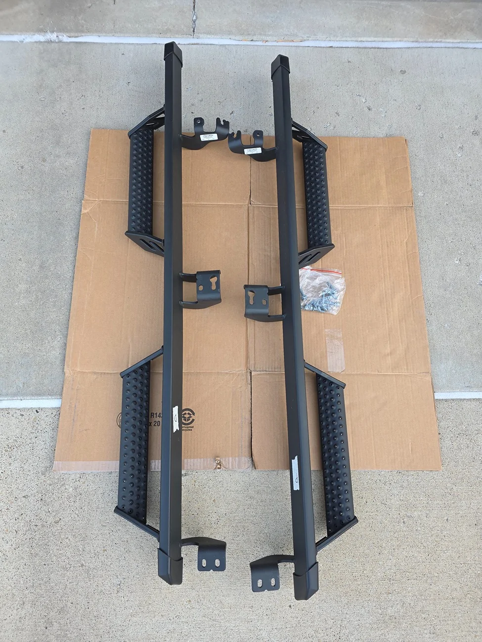 2025 4runner 6th gen FS: OEM Predator Drop Steps 20251228_154515