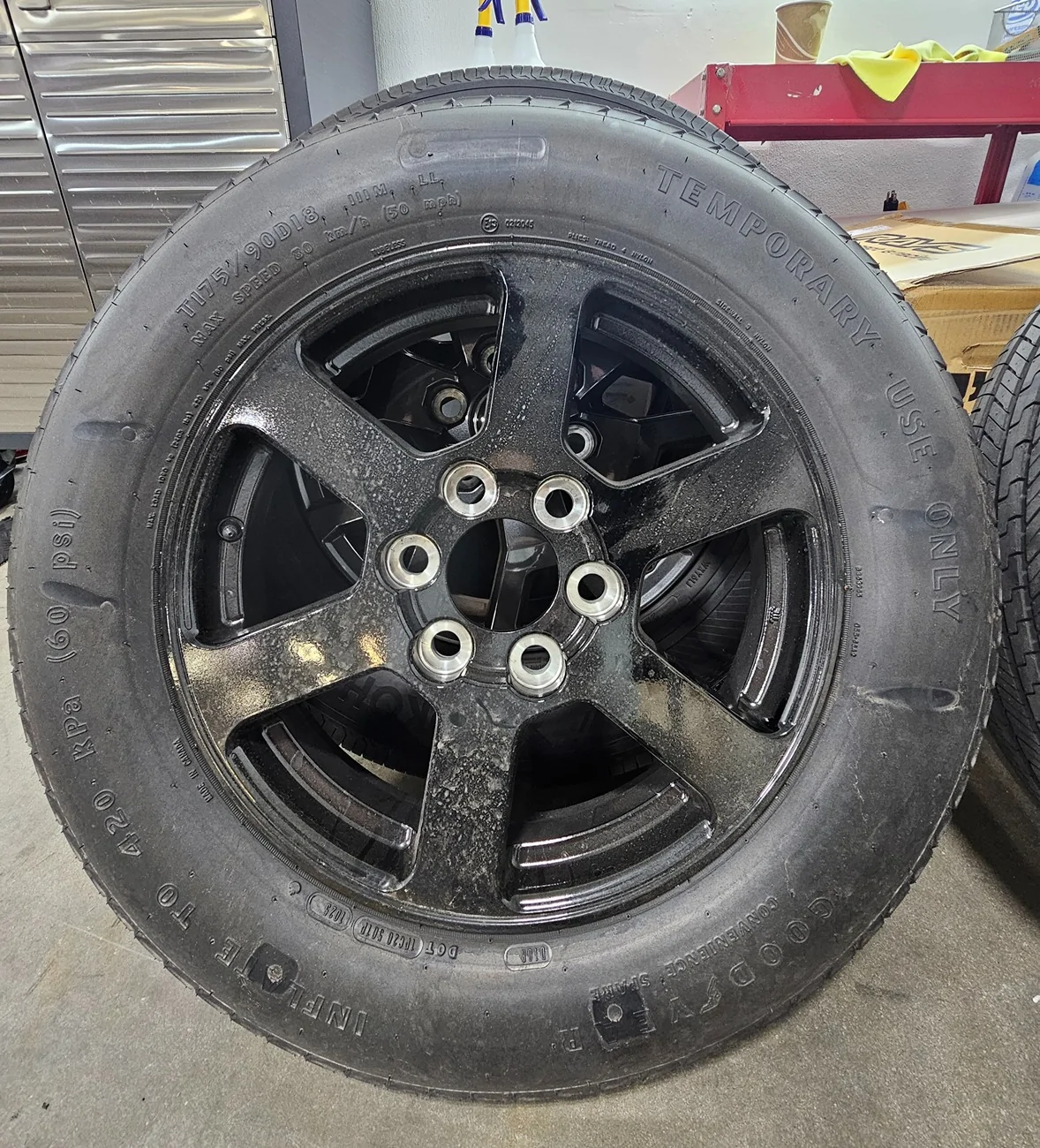 2025 4runner 6th gen Spare Tire Overtightened / Marks (rubbing damage) 20251229_130019