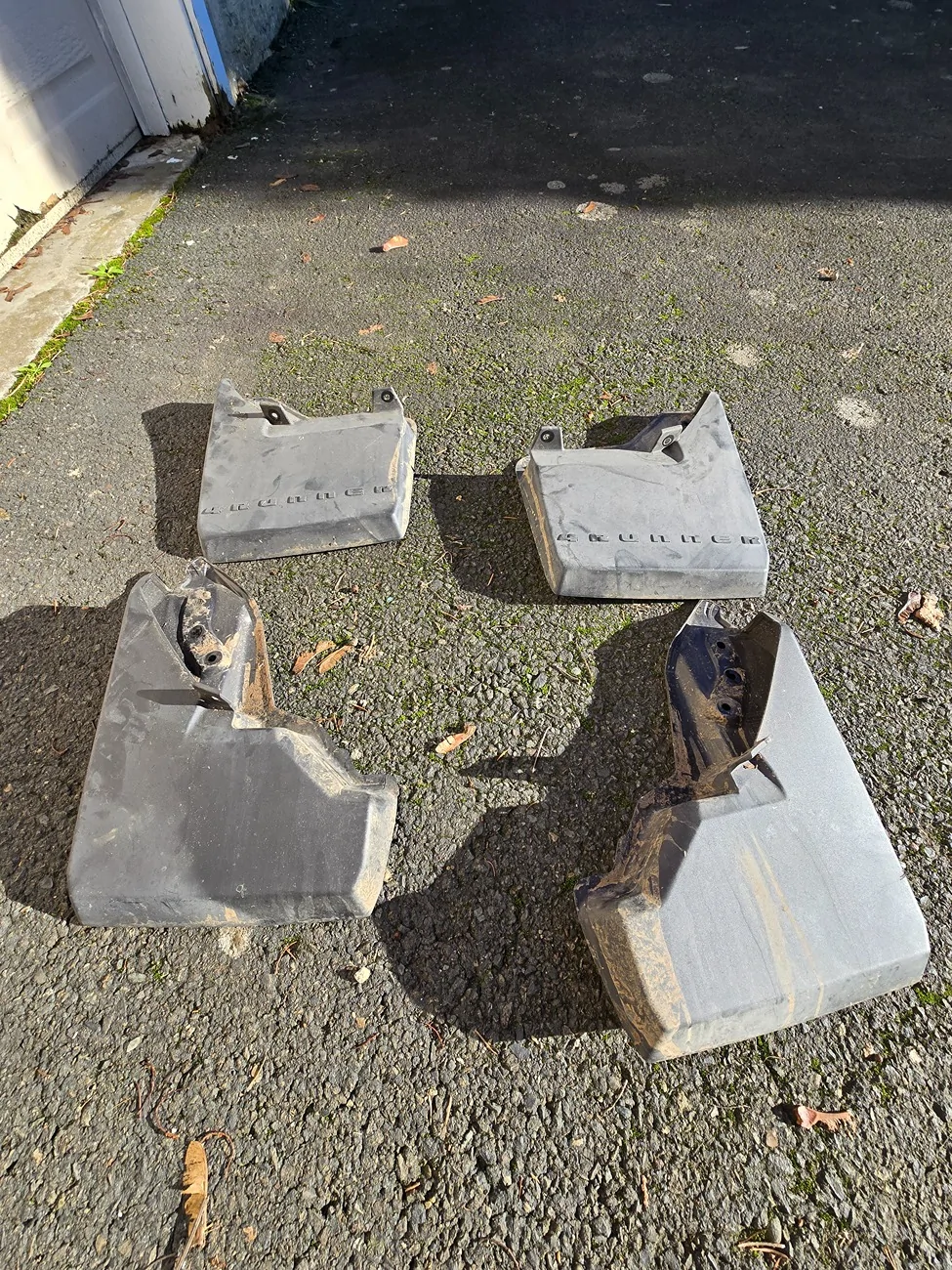 2025 4runner 6th gen OEM Mudflaps and Floor Liners 20251231_132852