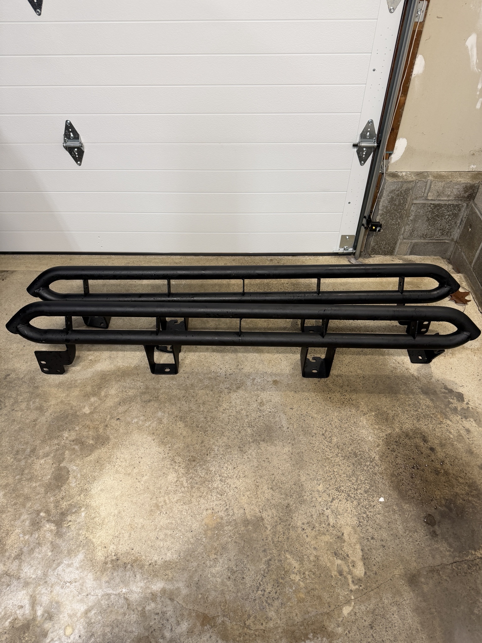 2025 4runner 6th gen WTS: OEM Trailhunter Rock Sliders - $450 - Install Available oJ9BnmJ
