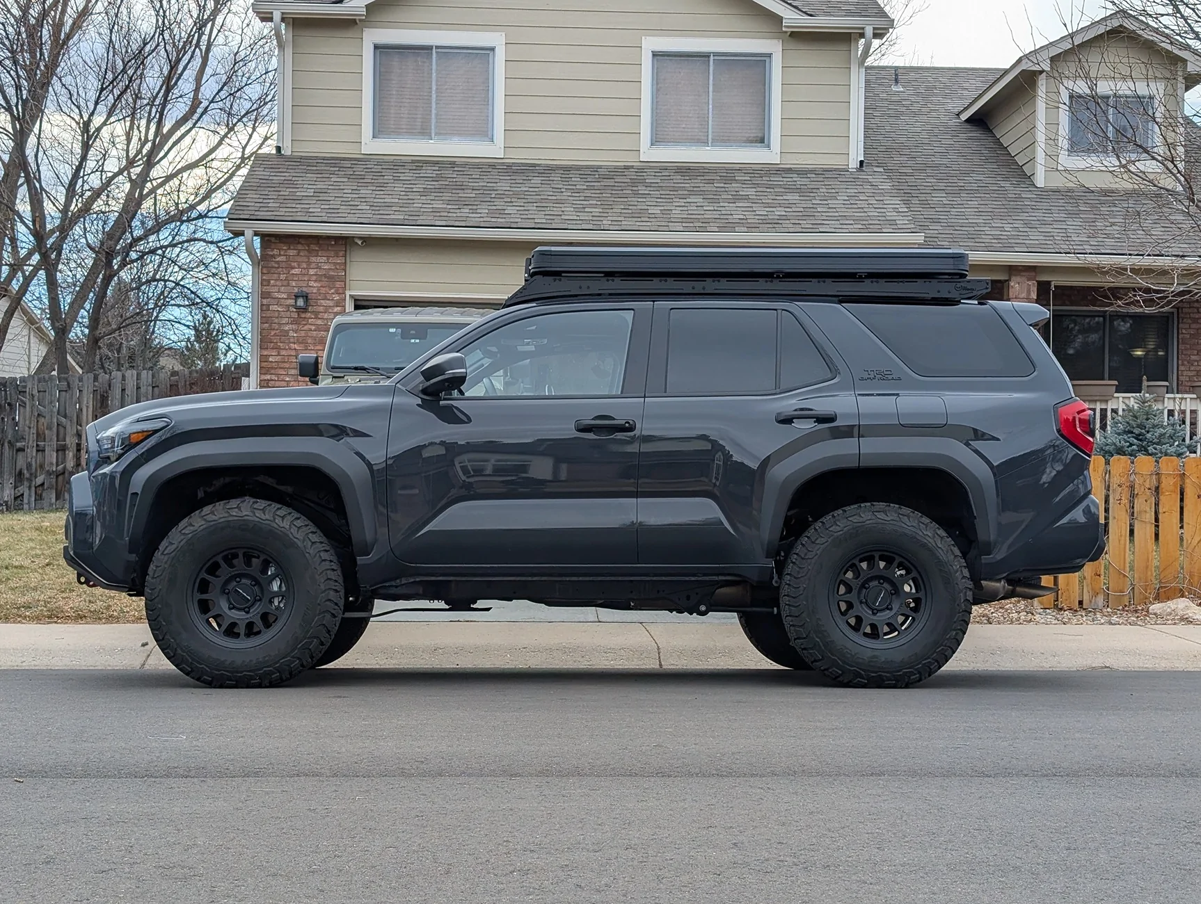 2025 4runner 6th gen Prinsu Pro roof rack installed - video PXL_20260104_203959178