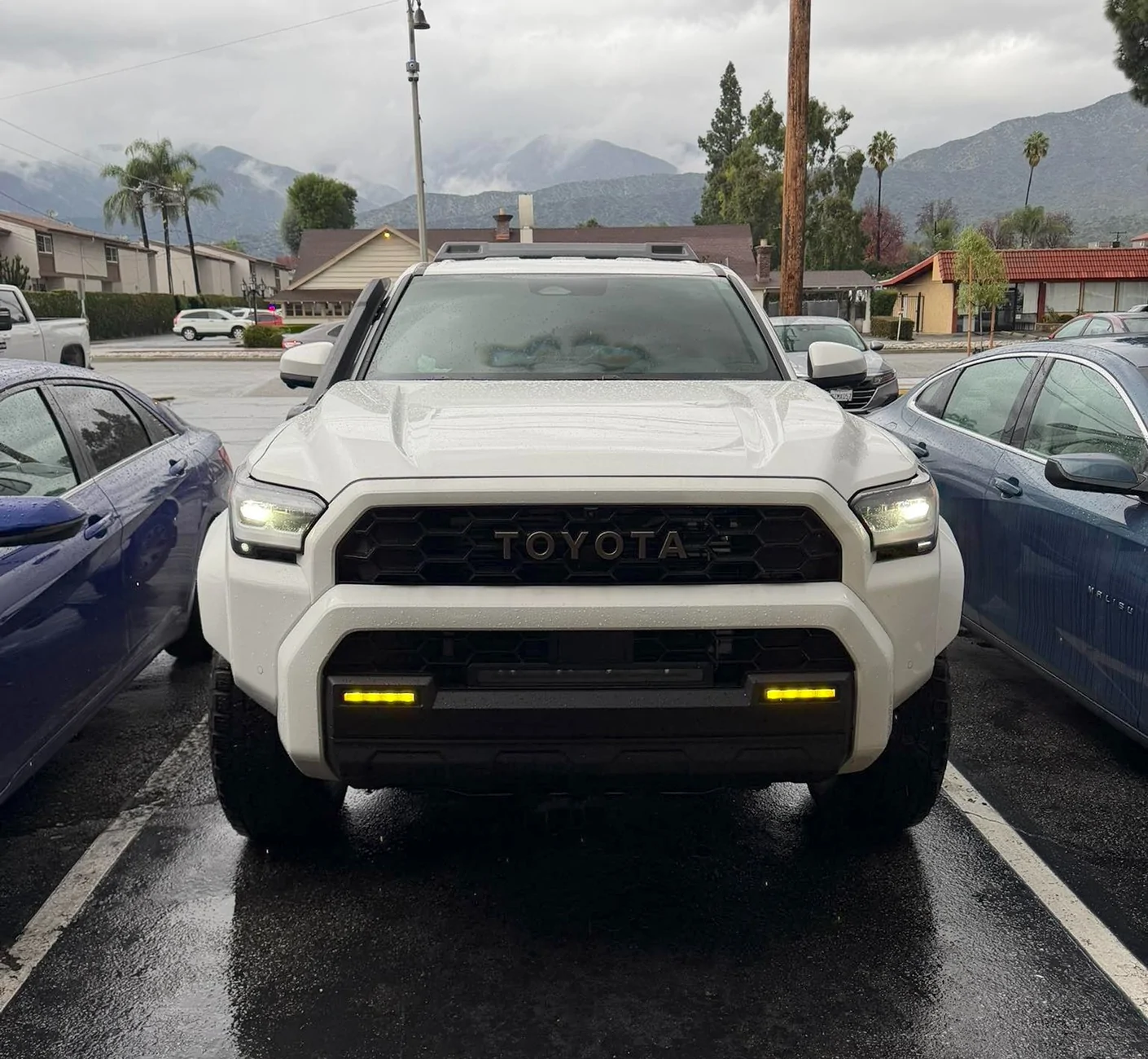 2025 4runner 6th gen DIY painted fenders flares on 2025 4Runner Trailhunter (Ice Cap) 6th Gen 2025 4runner trailhunter painted fender flares ice cap 2