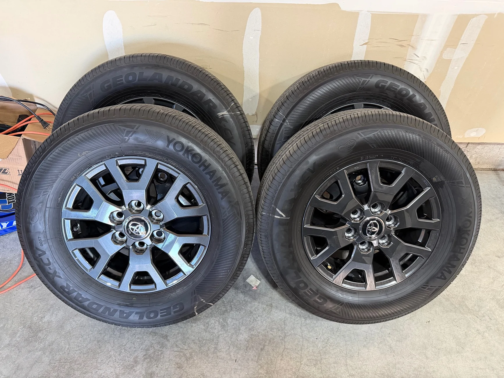 2025 4runner 6th gen SR5 Wheel and Tires (4) $600 IMG_1642